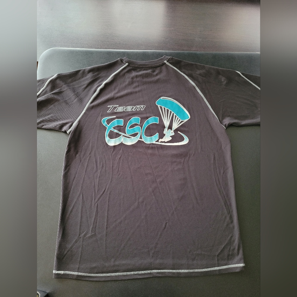 Mens M skydiving t shirt